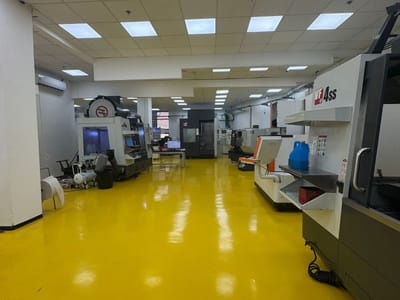 רצפת ייצור וציוד