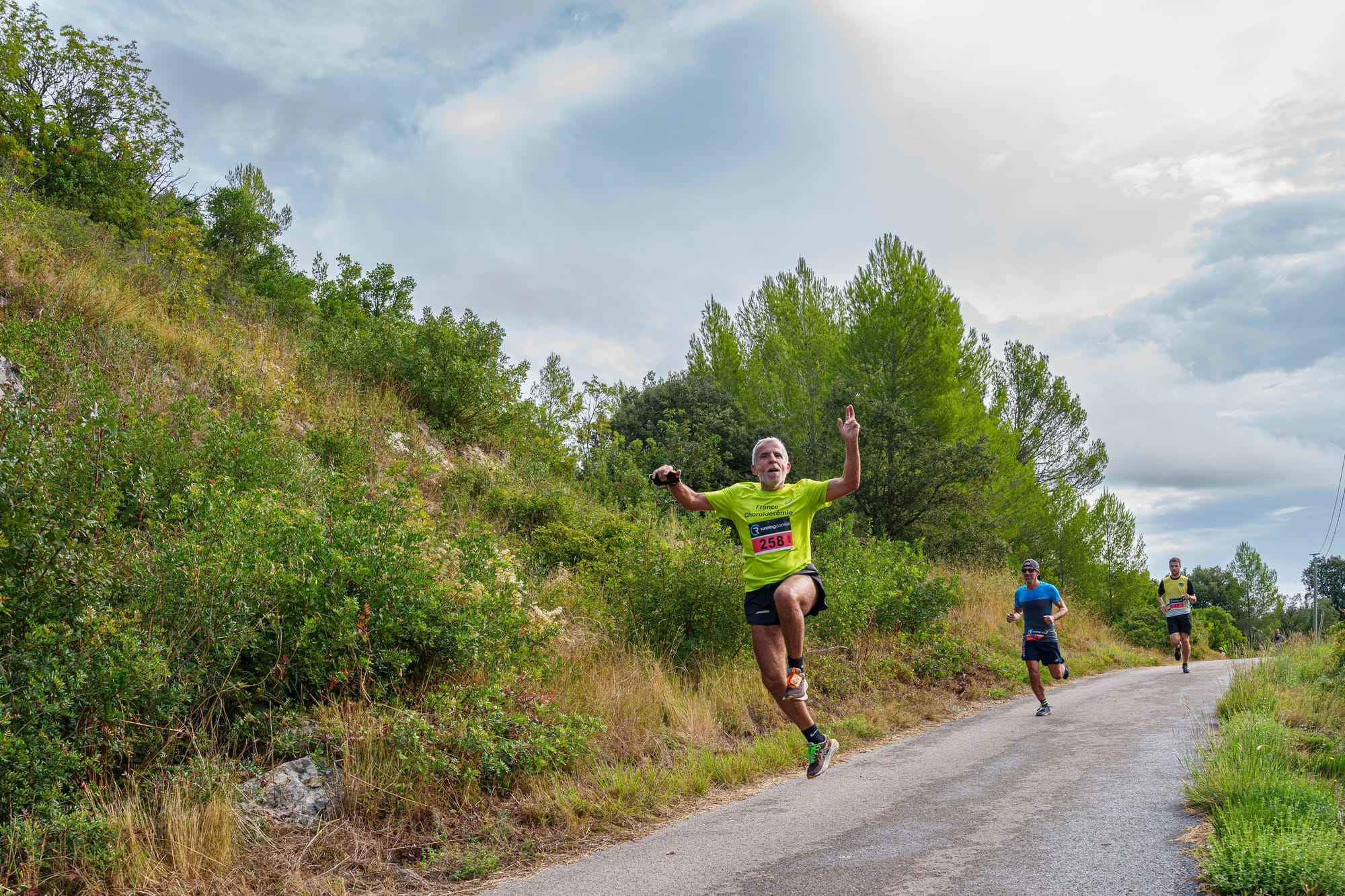 9 km