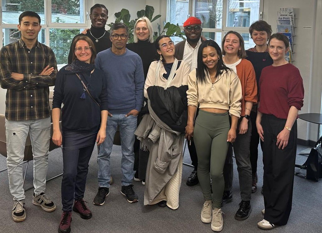 Gruppenbild mit vielen schönen Menschen