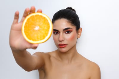 Vitamin C Glow Elixier – mein Wirkstoff-Highlight bei Pigmentflecken und ersten Zeichen der Hautalterung