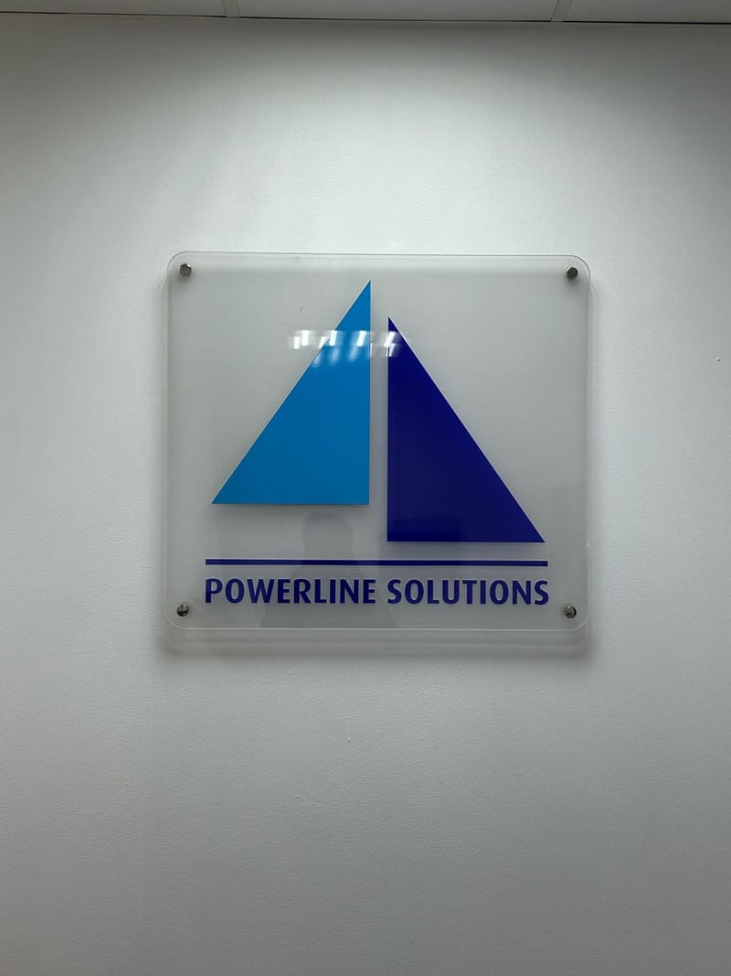 قص ليزر جميع اعمال الاكريلك