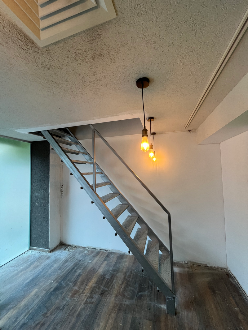 מדרגות ומעקות