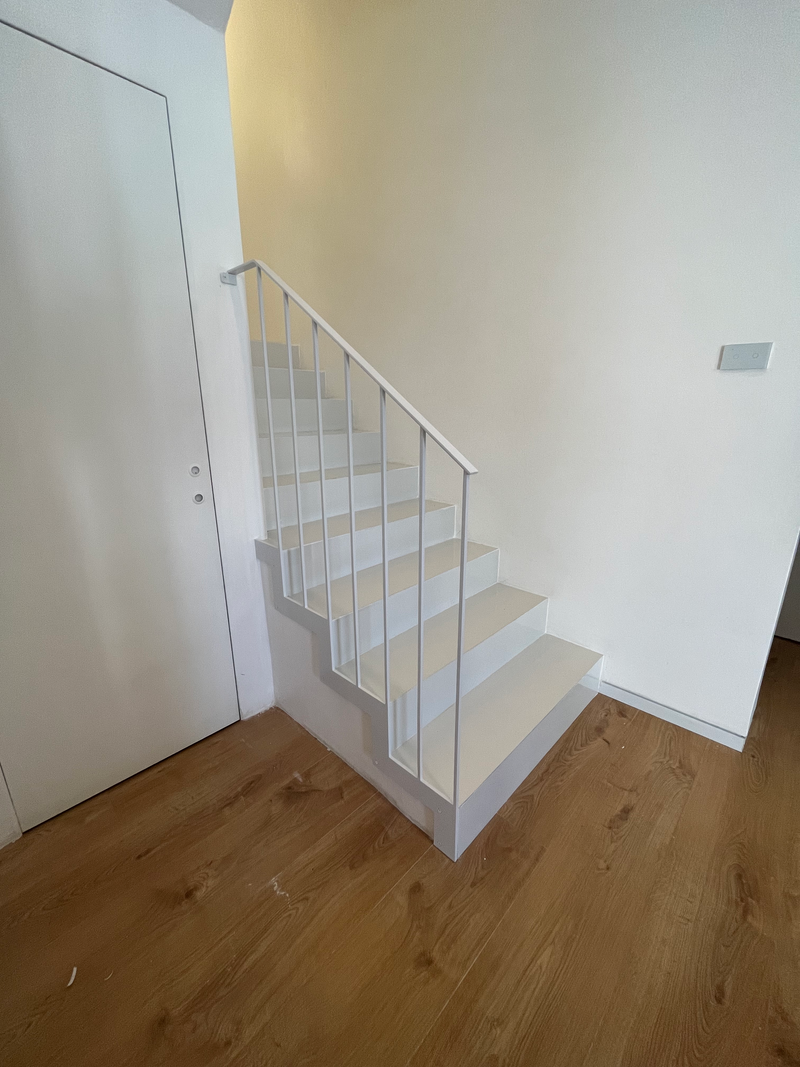 מדרגות ומעקות