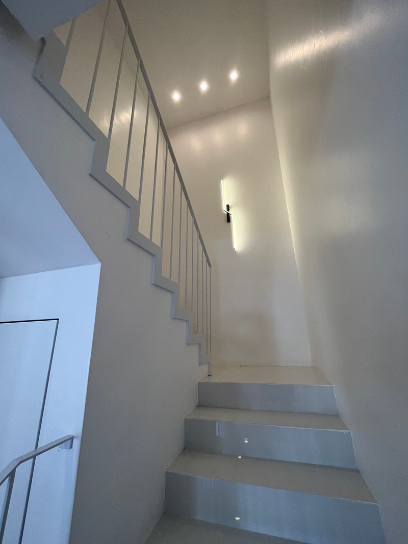 מדרגות ומעקות