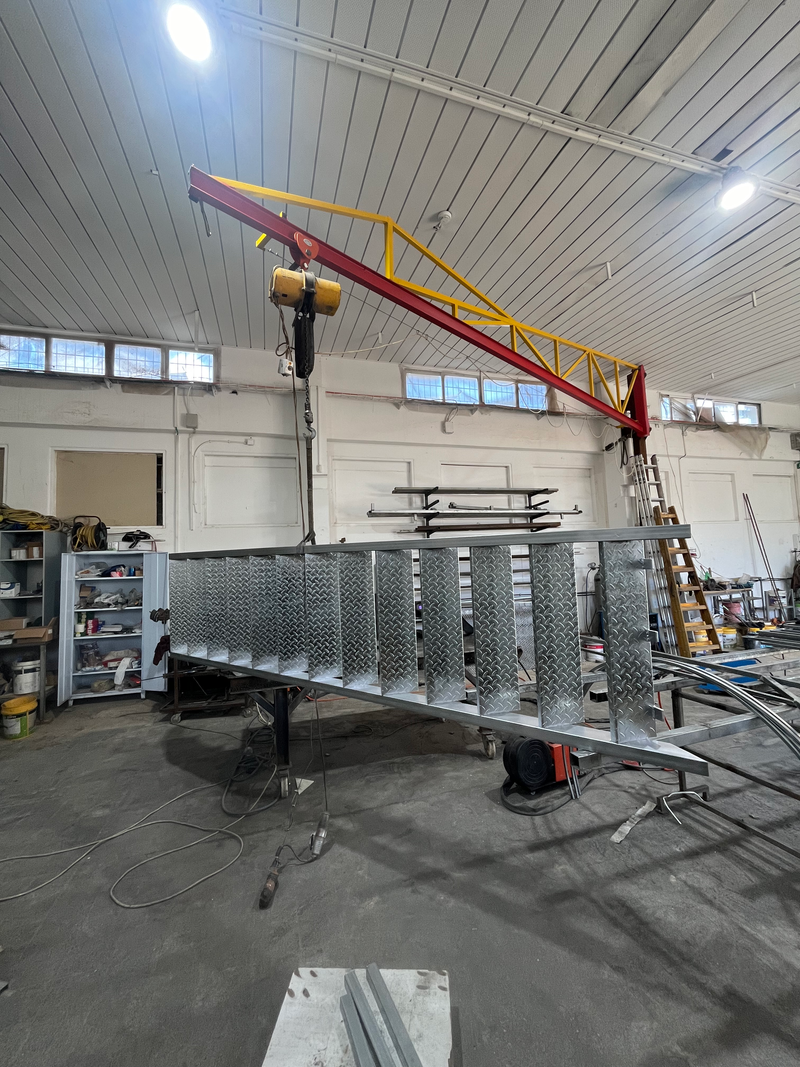 מדרגות ומעקות