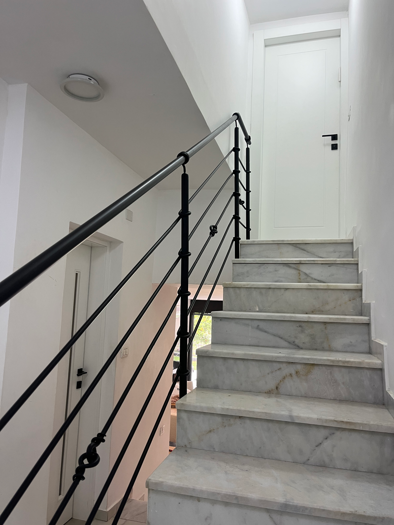 מדרגות ומעקות