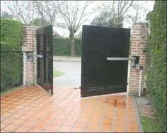 Do Automated Gates Work with Solar Power?