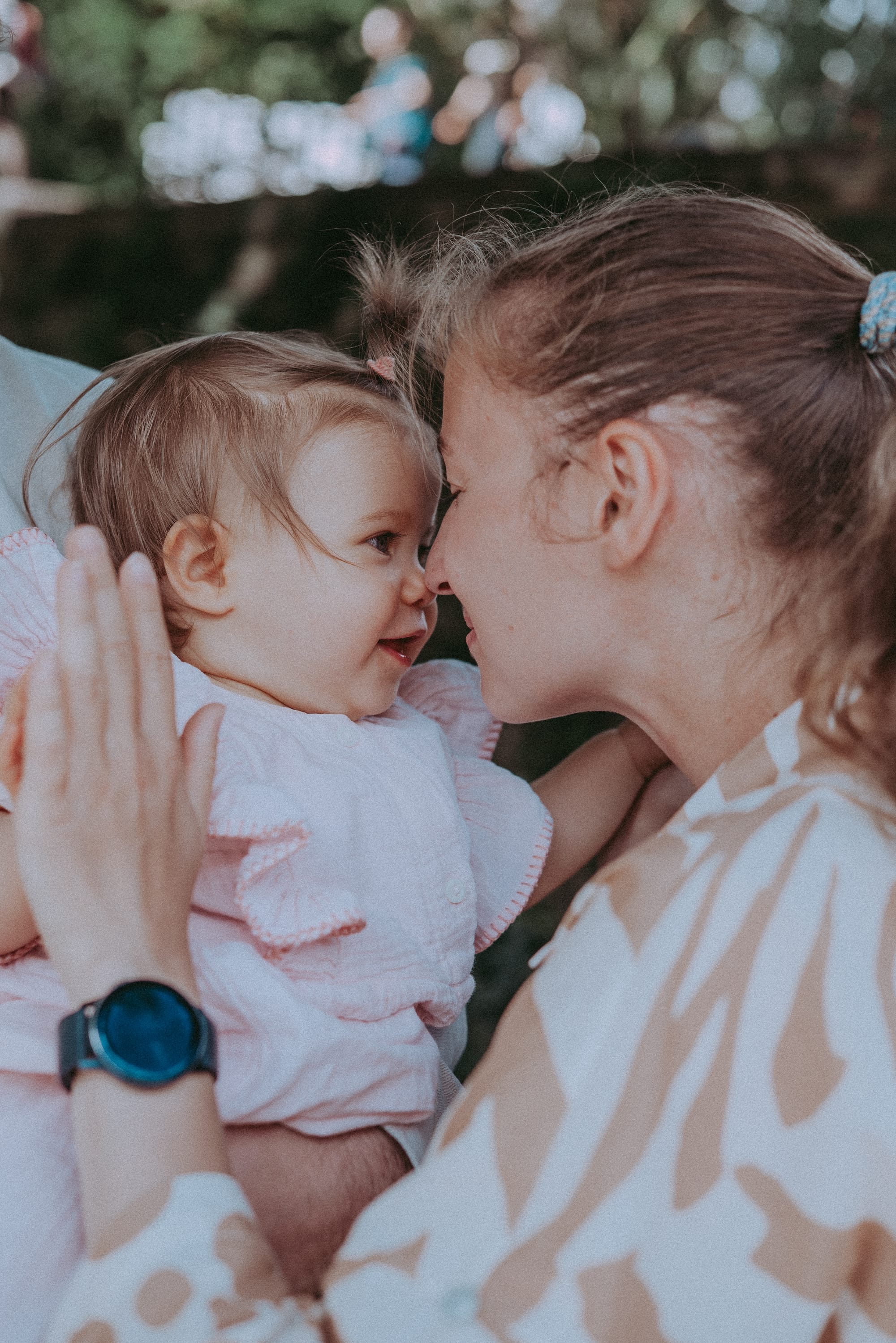 Momente, die nie wiederkehren – Lachen, Spiel und erste Entdeckungen in jedem Bild