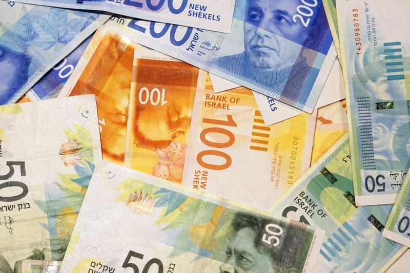 האם הזינוק בשכר הוא בשורה טובה לכלכלה?