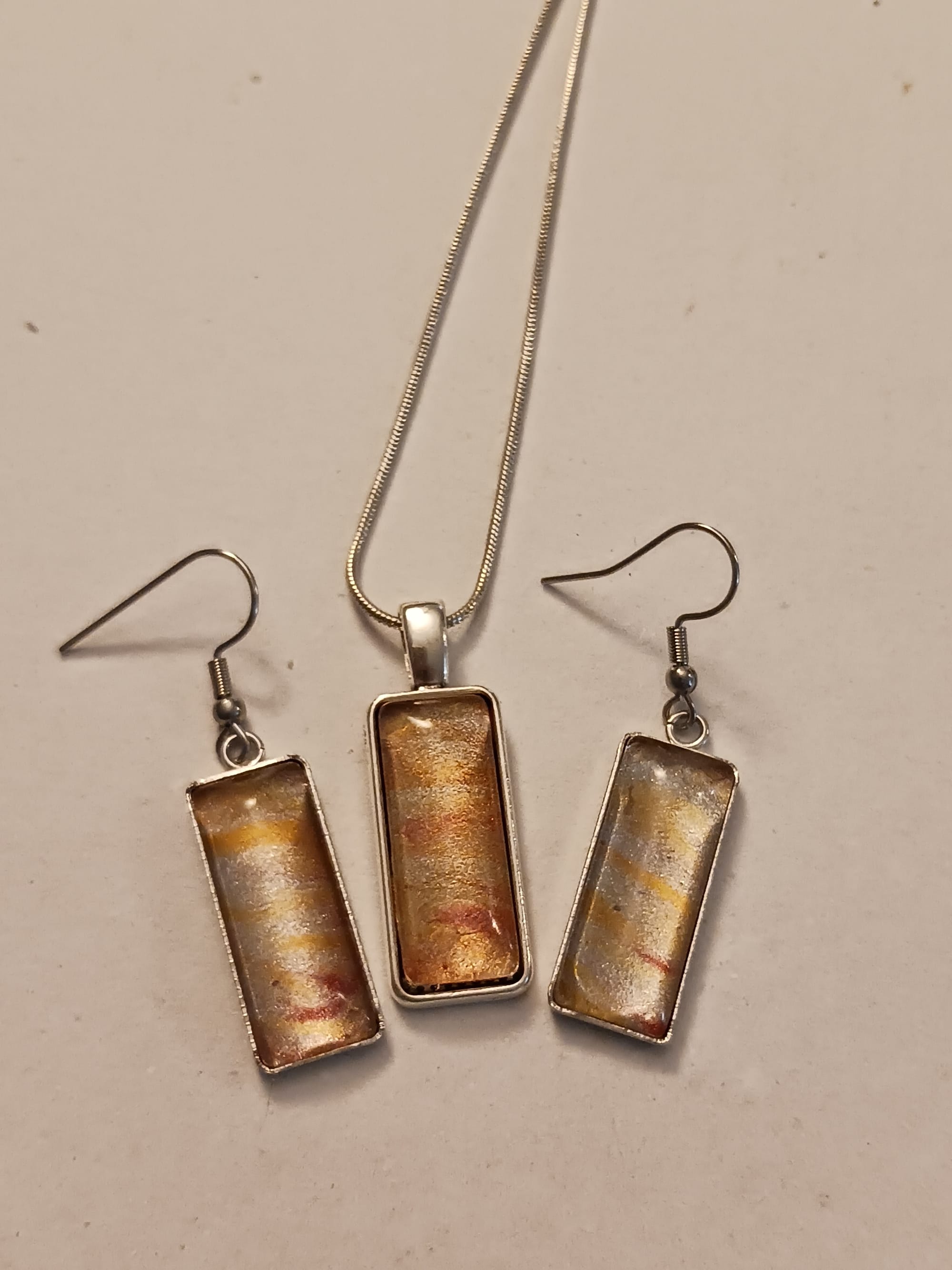 Necklace & earring set
