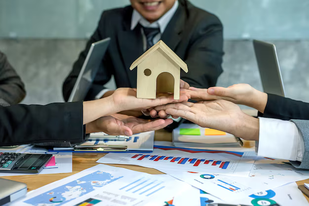 Beneficios de trabajar con una inmobiliaria en tus transacciones de bienes raíces