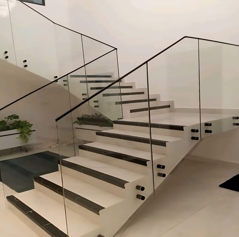 تركيب درابزين زجاجي