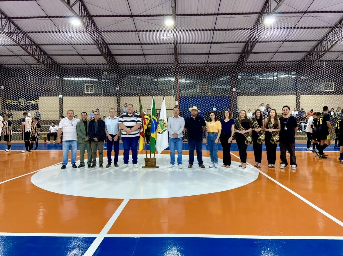 Lindolfo Collor recebe grande campeonato de futsal com jogos movimentados na abertura