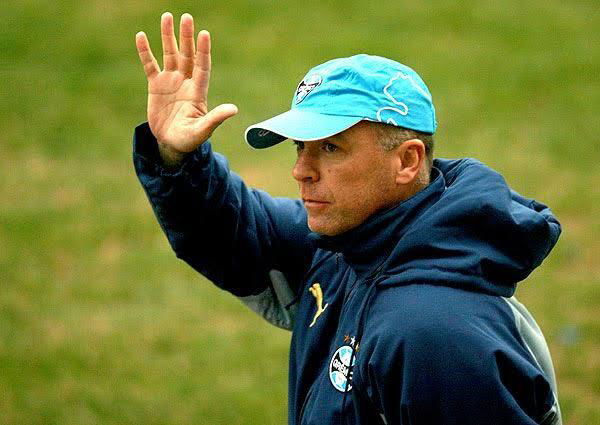 Mano Menezes retorna ao Grêmio após 20 anos para comandar o Tricolor em 2025
