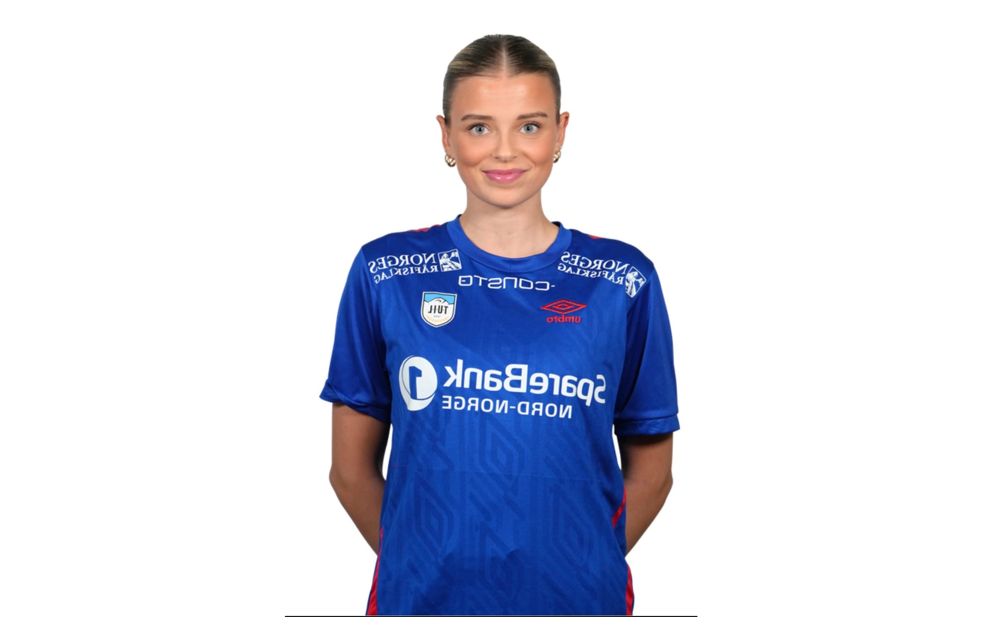 Folkebladet i Troms skriver om Malin sin fotballsatsing på Mallorca