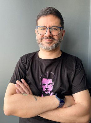 A puerta cerrada de Luis Alejos