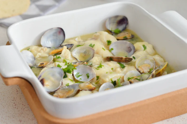 Kokotxas de bacalao con almejas