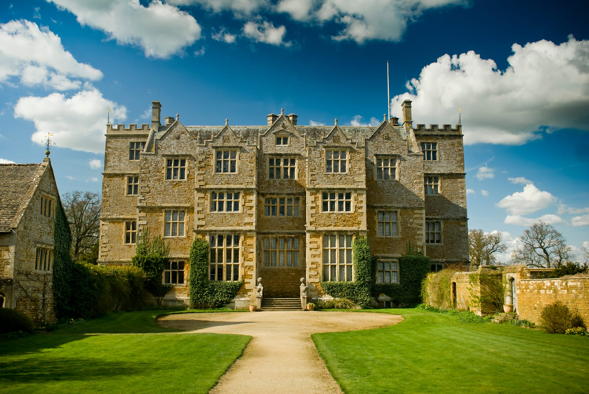 Celebrant led ceremonies and why venues benefit
