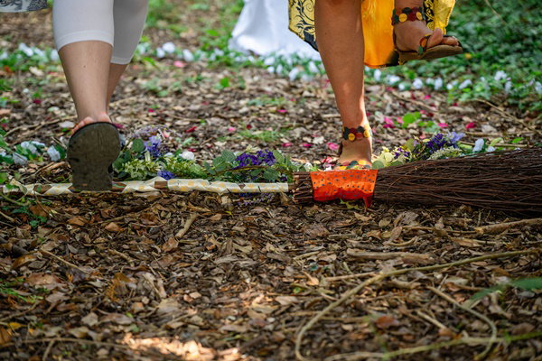 Jump the Besum Broom