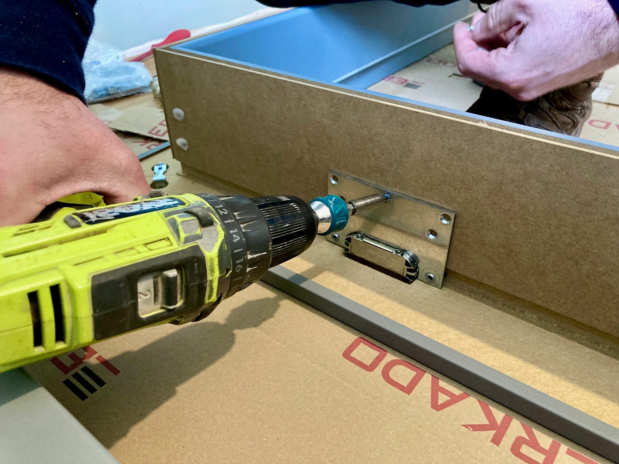 Montaż drzwi Erkado