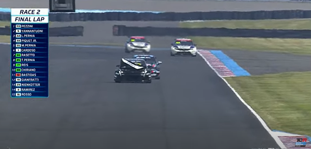 TCR SOUTH AMÉRICA – Un imprevisto privó a Pezzini de la victoria en Termas