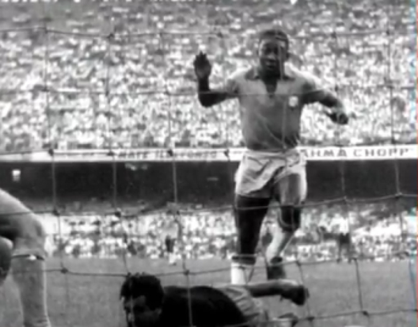 COPA ROCA 1957 – El debut de O’ Rei con La Verdeamarela