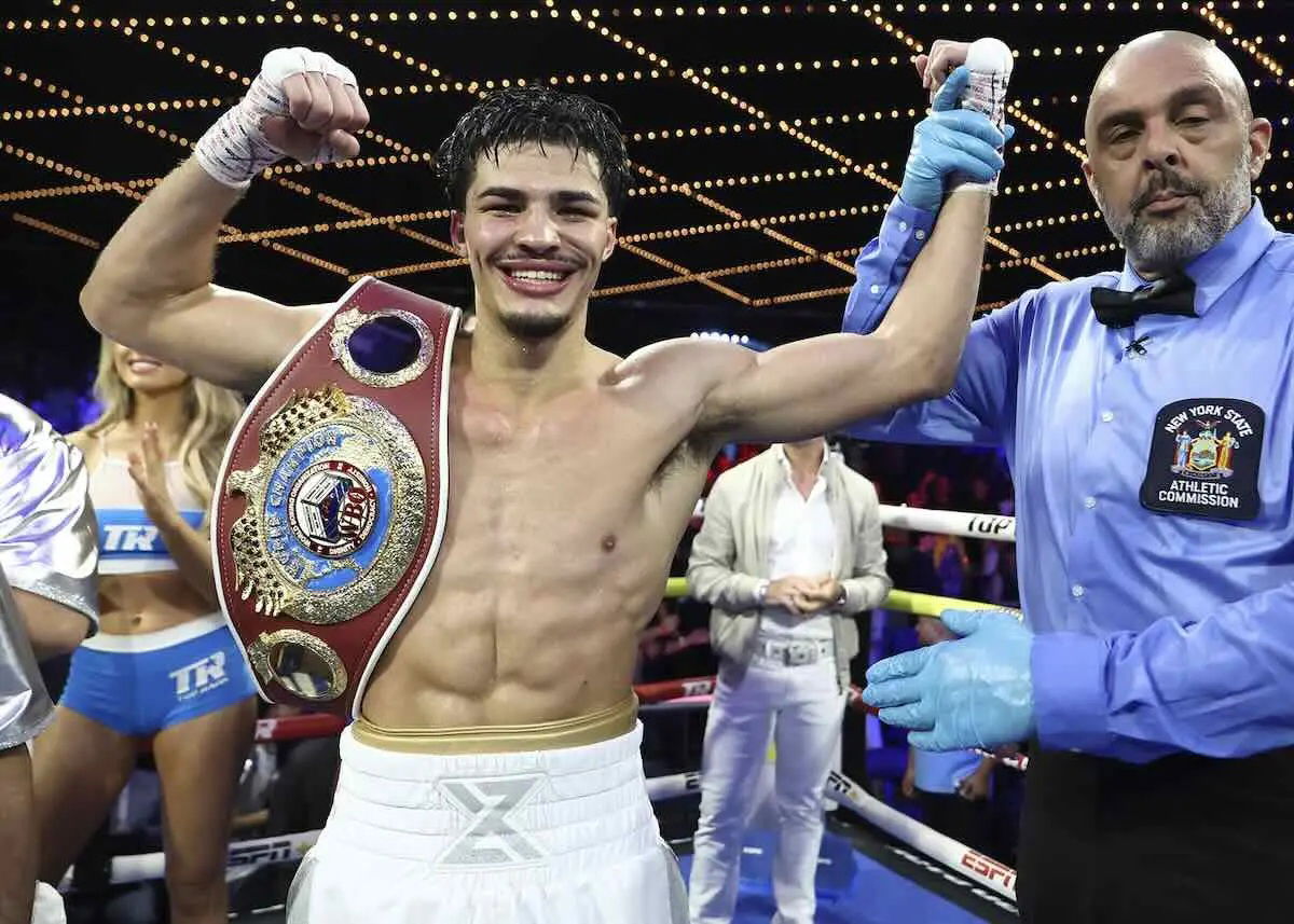 BOXEO – Xander Zayas, el campeón del mundo más joven de la actualidad