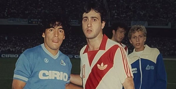 FÚTBOL – El debut de Maradona en Nápoli fue … contra River !!!