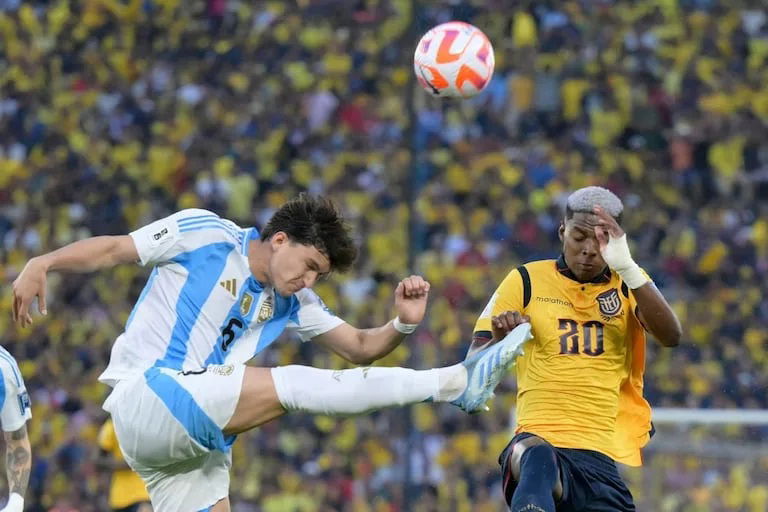 ELIMINATORIAS 2026 - Balerdi jugó mal, pero no tan mal
