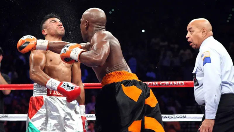 BOXEO – La pelea más escandalosa y polémica de Floyd Mayweather