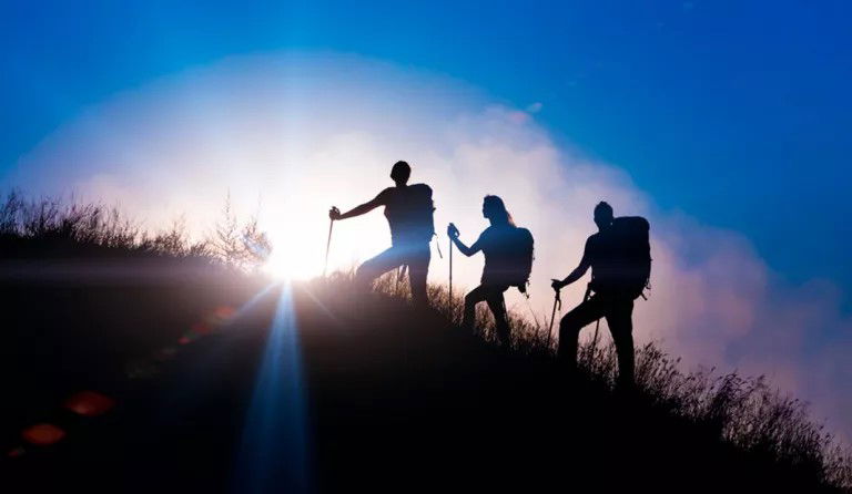 SALUD Y BIENESTAR - Marcha afgana, el antiguo arte de caminar y meditar