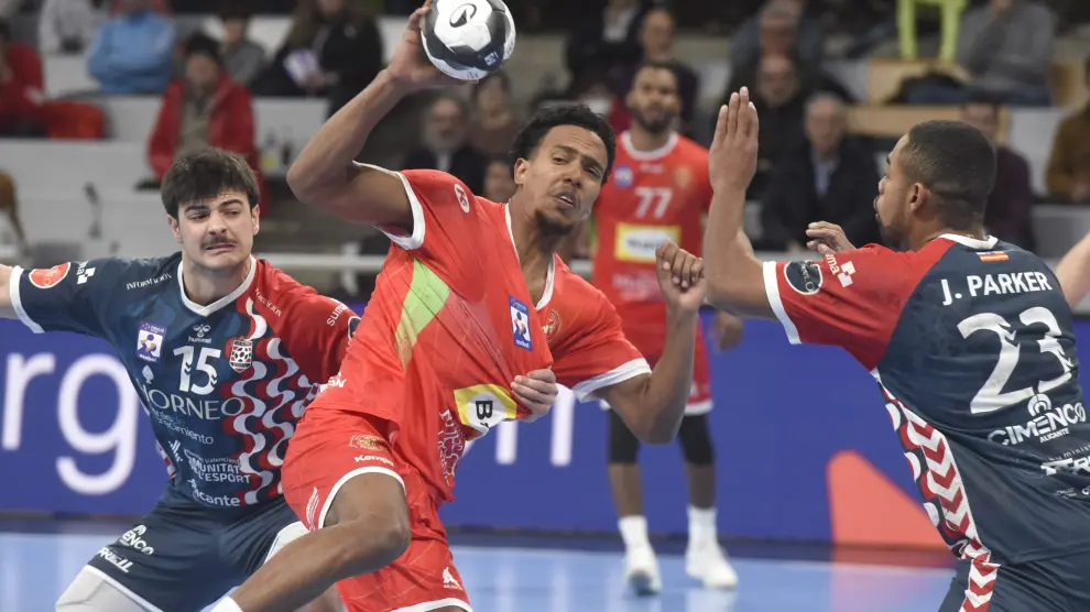 LIGA ASOBAL – EÓN Alicante cierra su primera mitad de temporada con un triunfo clave y Parker en alto nivel
