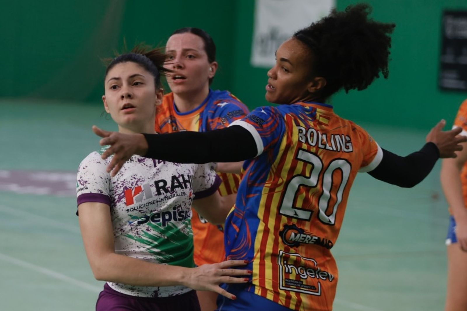 HANDBALL FEMENINO – Gran actuación de Joana Bolling en el inicio de la actividad del 2026 para el Mislata
