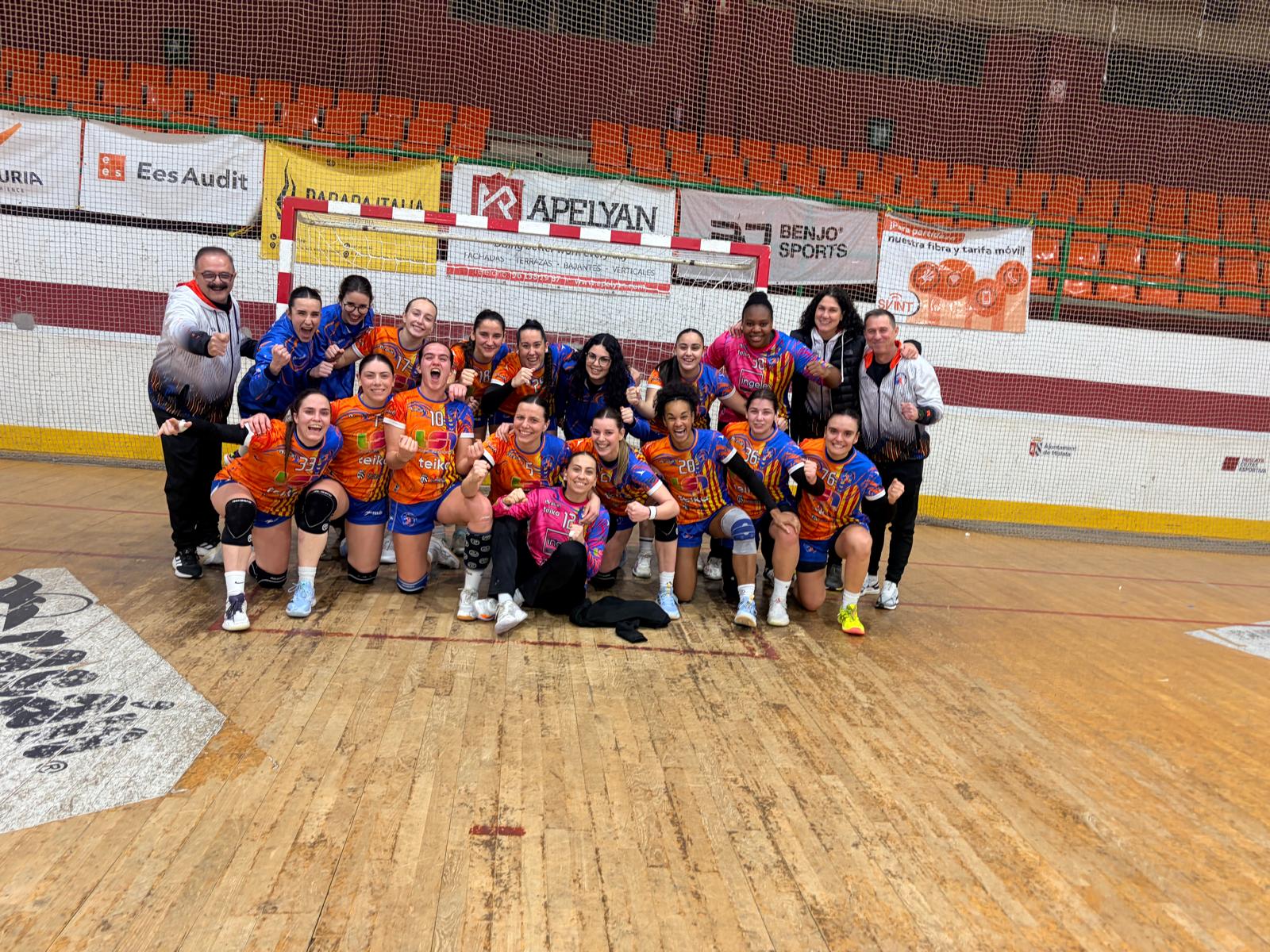 HANDBALL FEMENINO – Mislata volvió al triunfo con aporte goleador de Joana Bolling