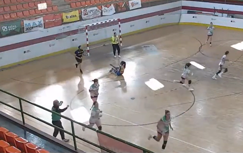 HANDBALL FEMENINO – Los goles de Joana Bolling no alcanzaron para que el Mislata corte la racha negativa