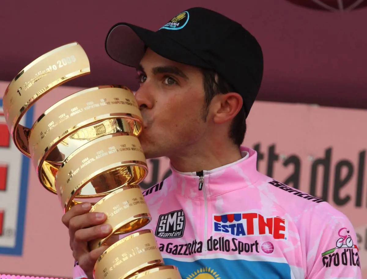 CICLISMO – Alberto Contador conquistó su primer Giro de Italia en una definición épica