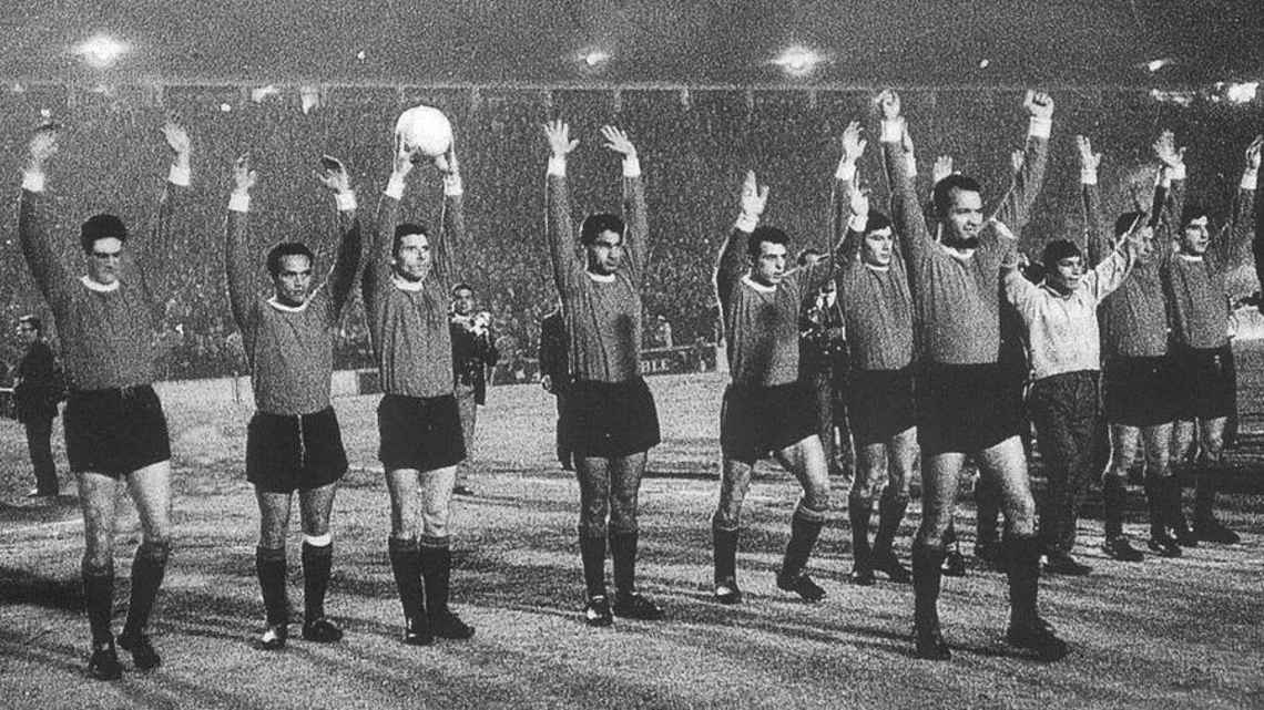 COPA LIBERTADORES 1964 – El nacimiento de la mística de los brazos en alto