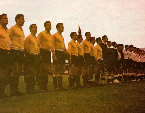 FÚTBOL - El día que Argentina jugó de amarillo