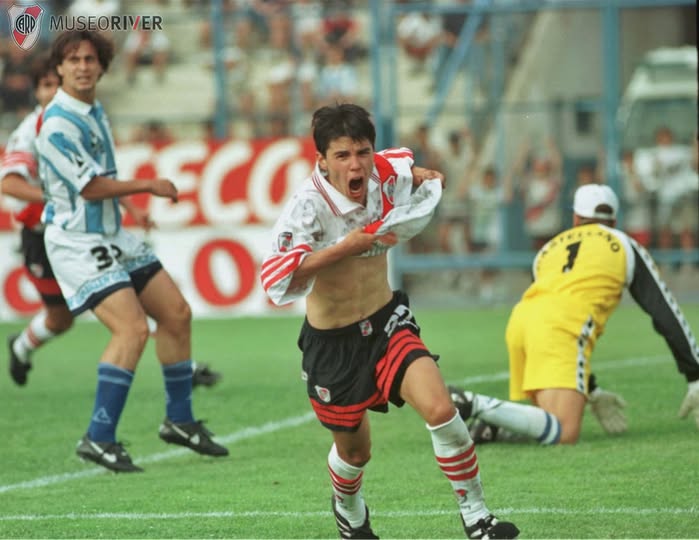 FÚTBOL -  El día que Ramón Díaz sacó un ‘Conejito’ de la galera