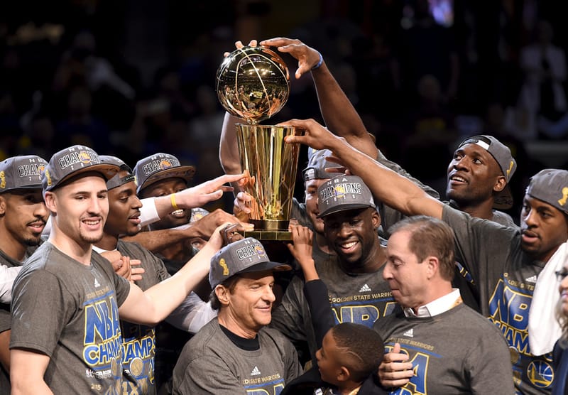 NBA -  Los Golden State Warriors ganan su primer título en 40 años