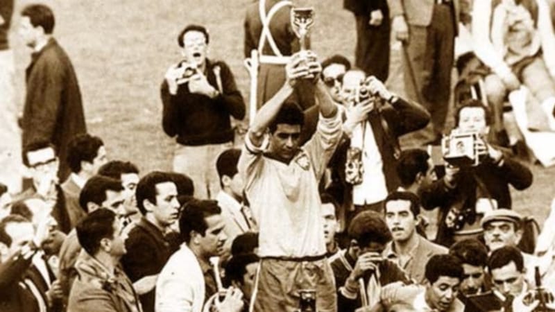 FÚTBOL - Brasil revalida su corona y conquista el Mundial de 1962 en Chile