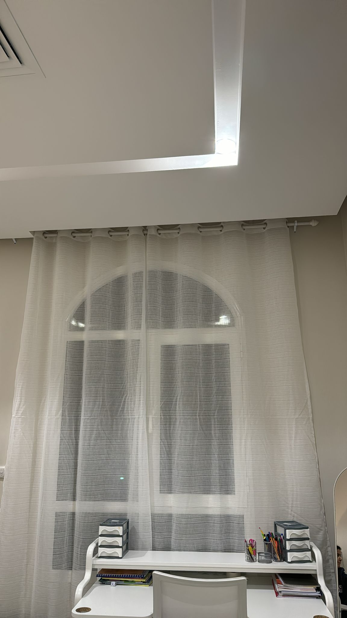 تركيب ستائر مبارك الكبير | تركيب أثاث – أرفف – شاشات تلفزيون باحتراف