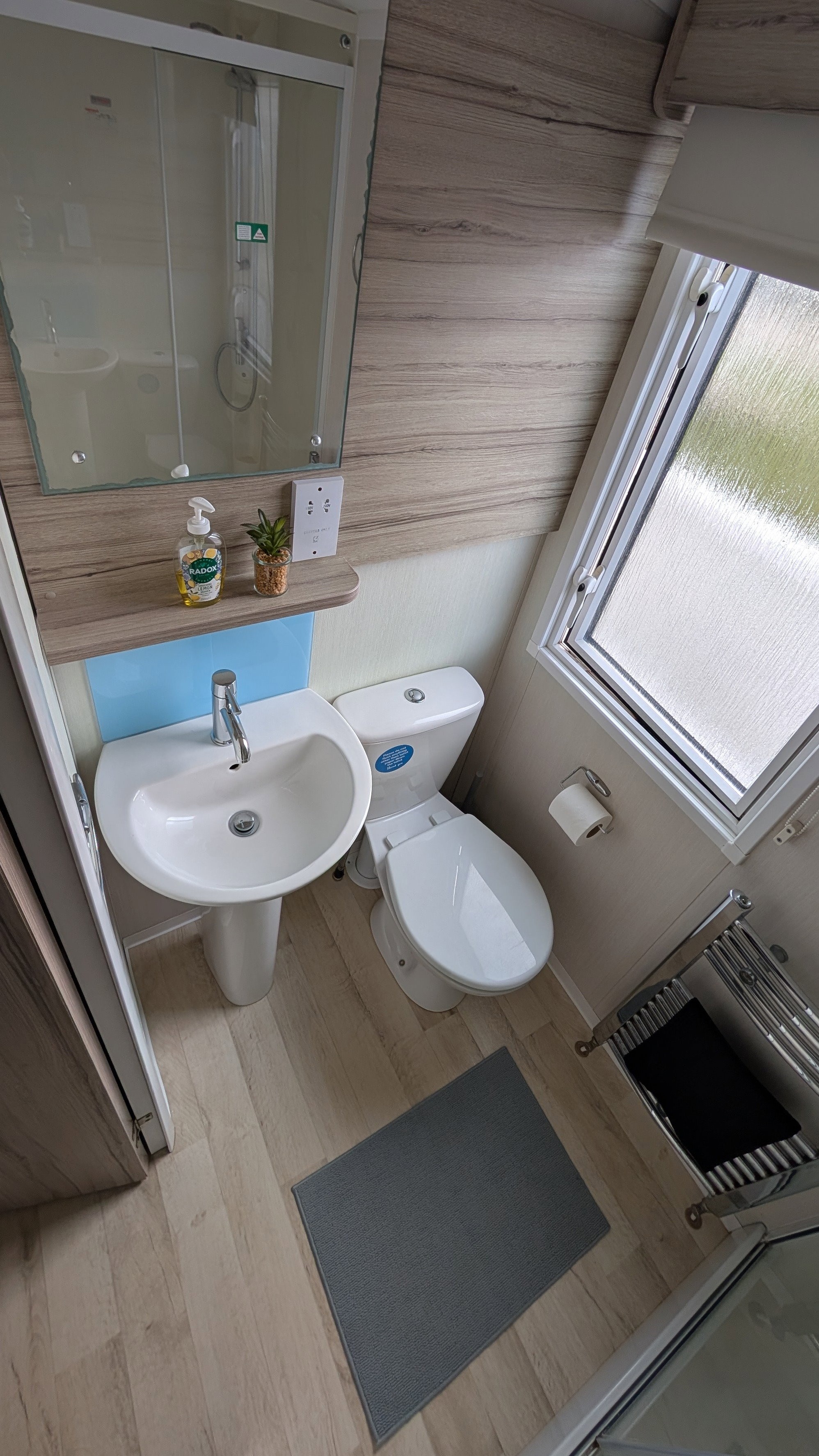 Calivans 8 shower room and toilet
