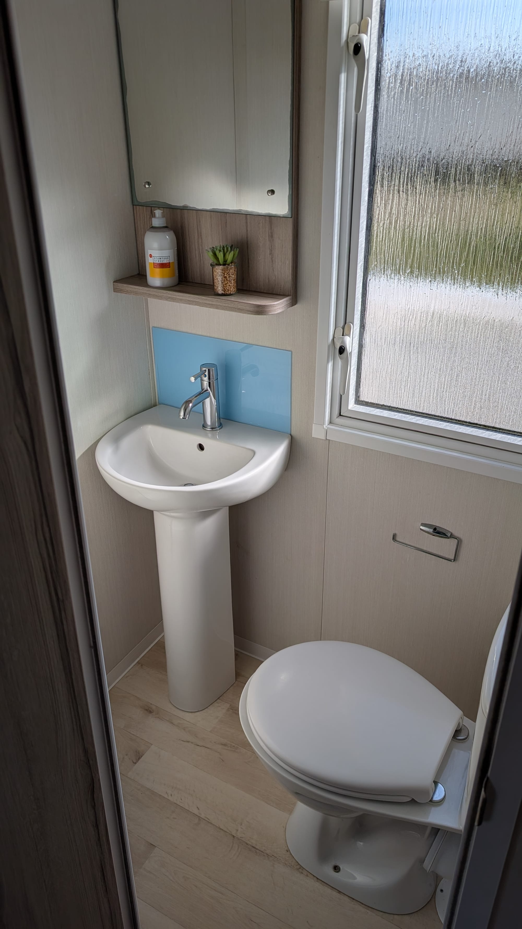 Calivans 8 single toilet