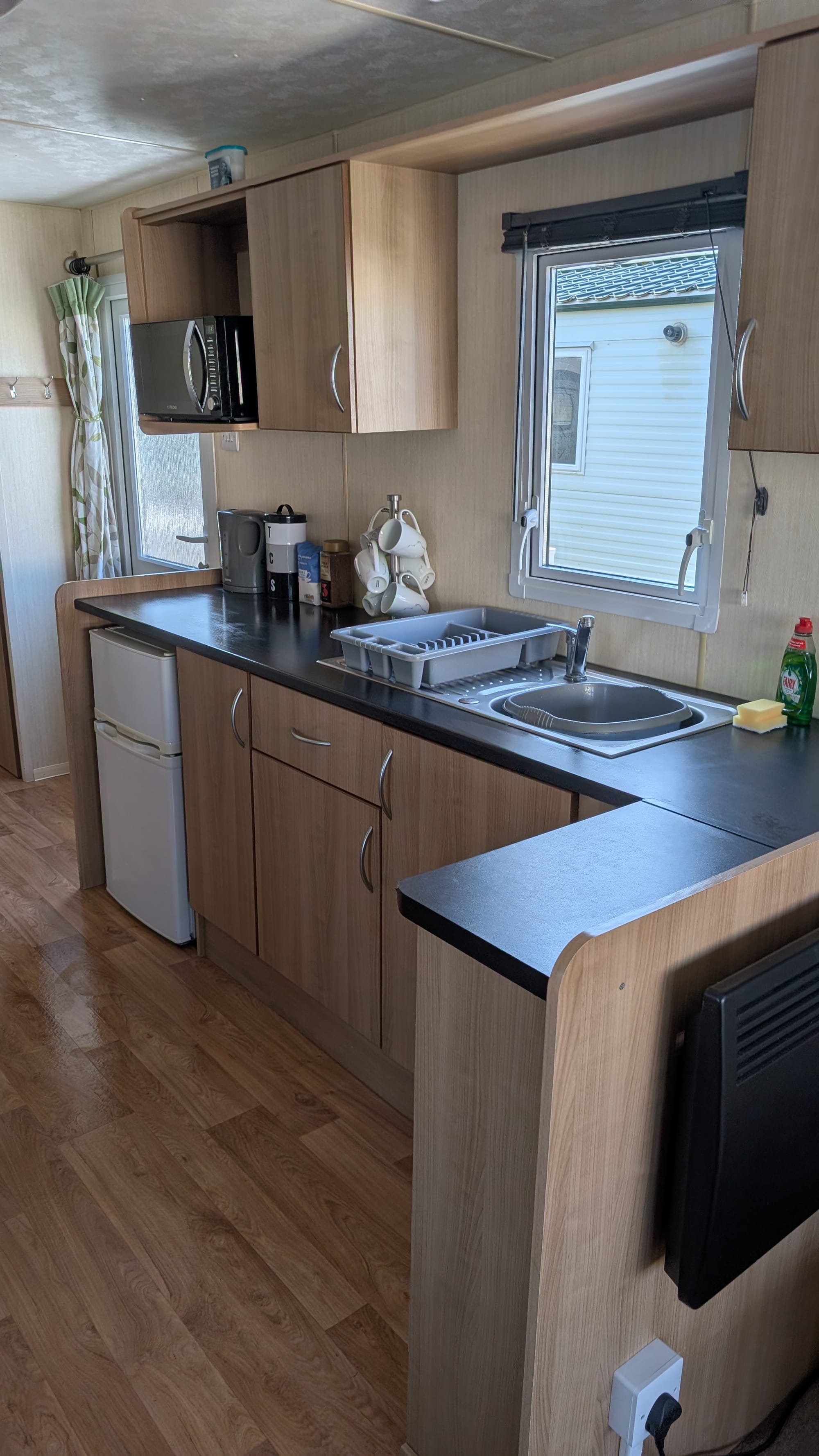 Calivans 5 kitchen
