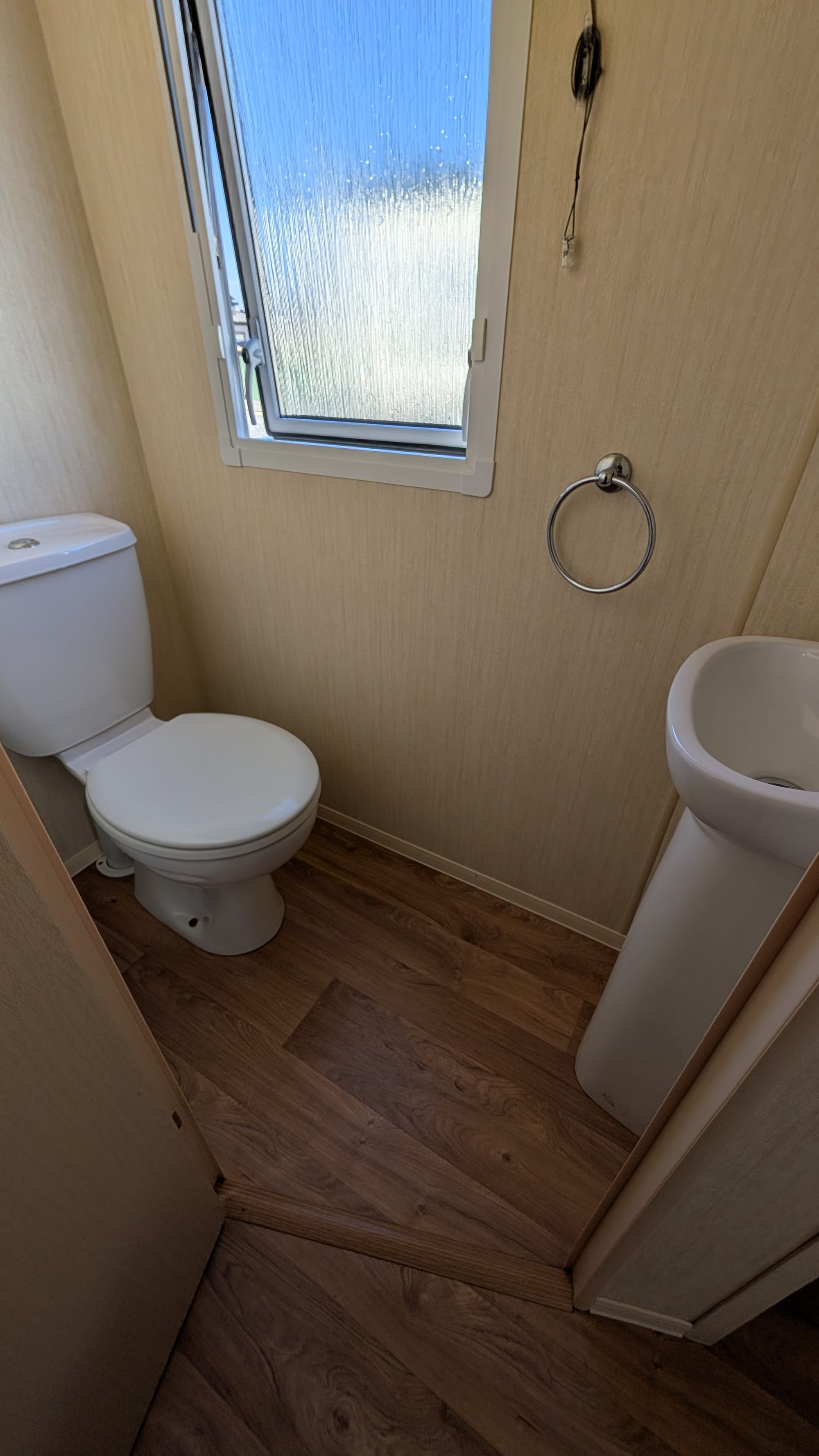Calivans 5 single toilet