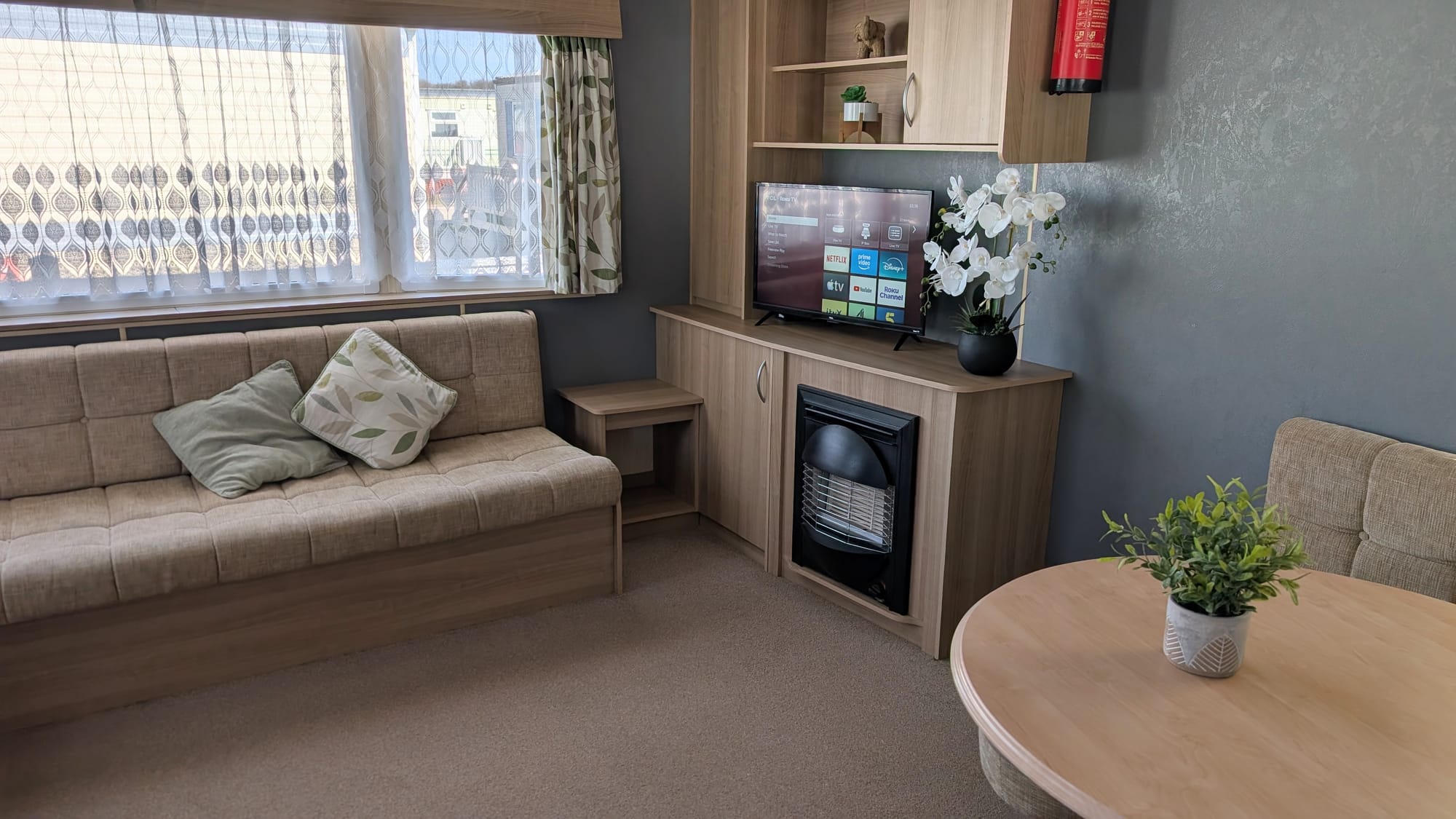 Calivans 5 living room
