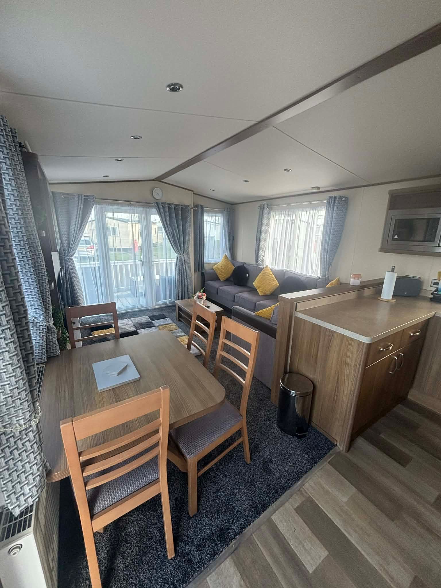 Kingfisher 1023 dining and living room
