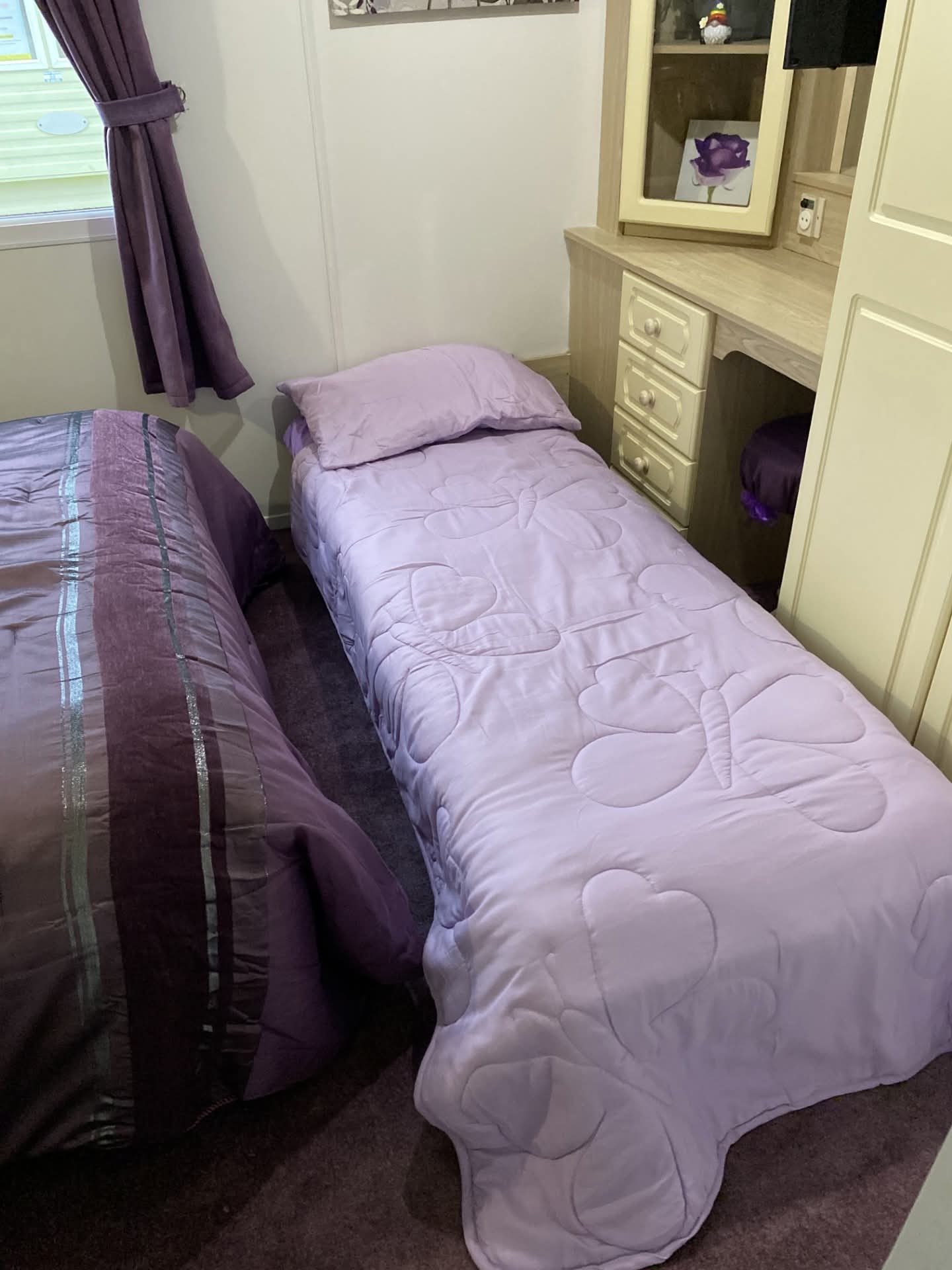 Sealands 151 main bedroom (room for a put-up bed)