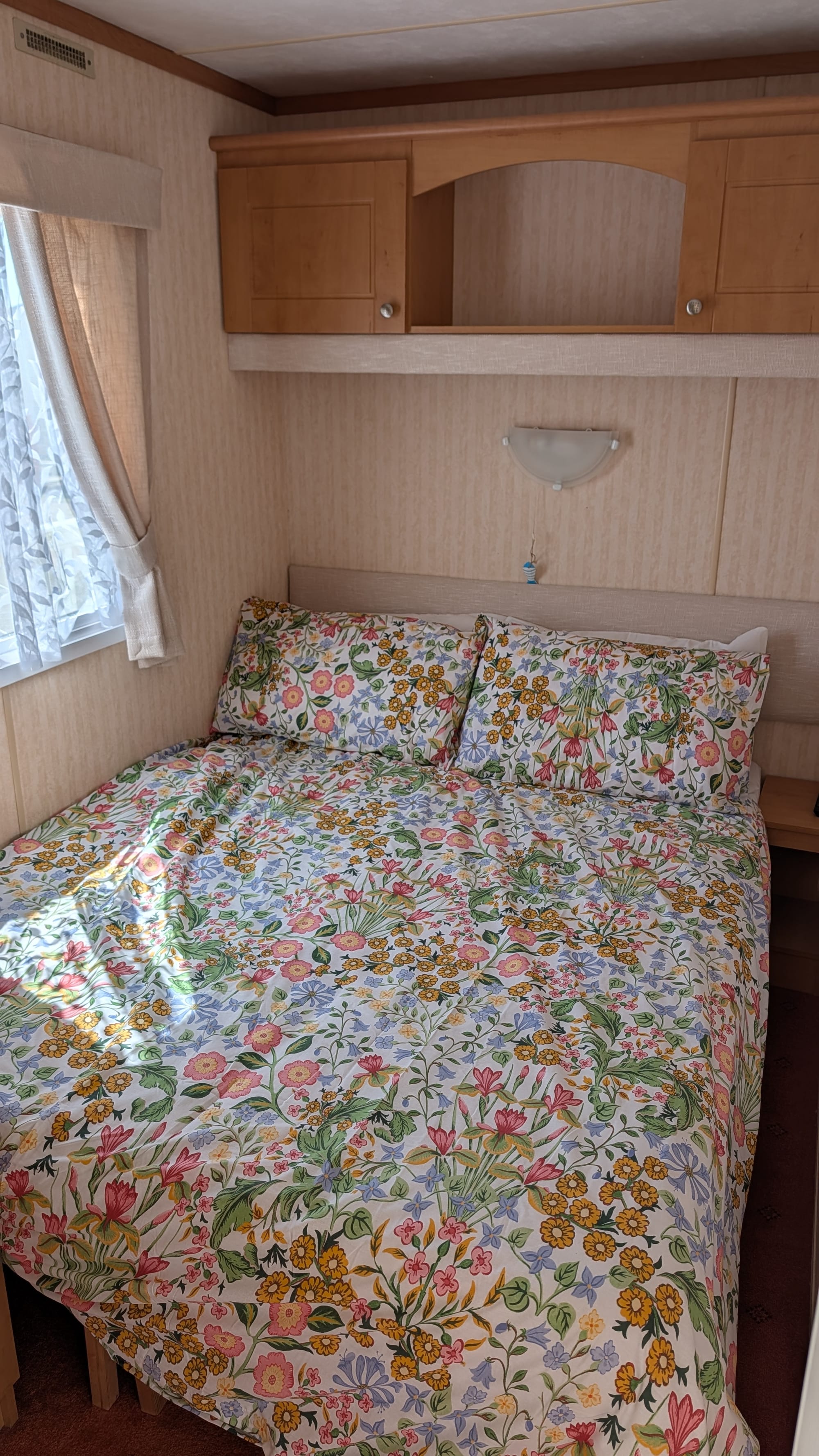 Seaview 87 second double bedroom